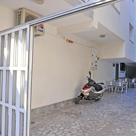 Family Hotel Blazhi サンダンスキ エクステリア 写真
